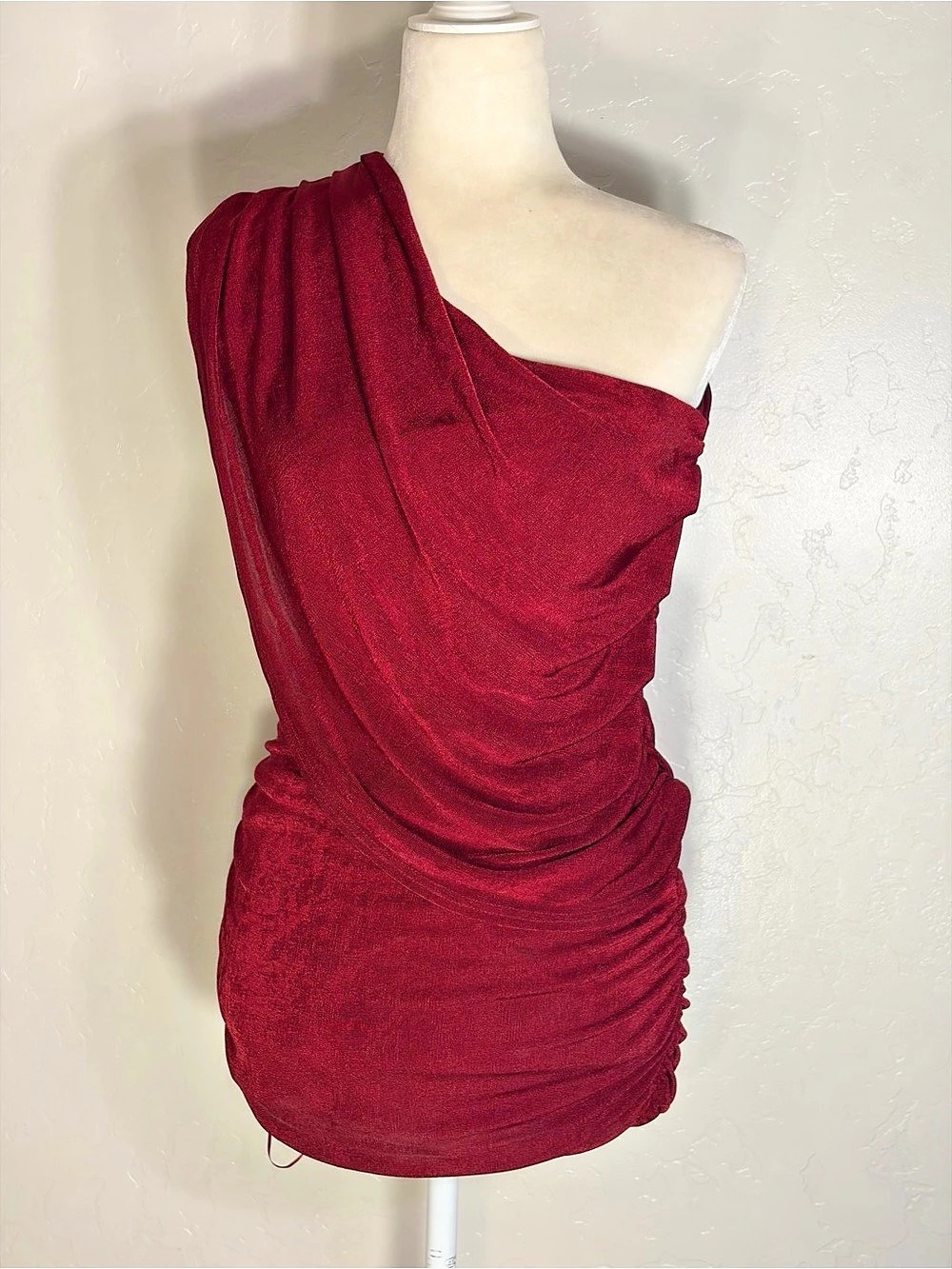Edited Flora One Shouldercutout Mini Dress One-Shoulder Cutout Mini Dress in Red